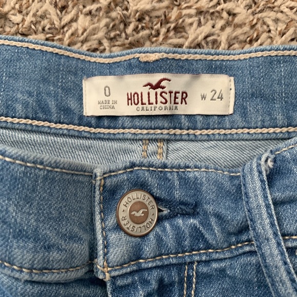 Hollister Hi-rise Jean shorts - Picture 2 of 3